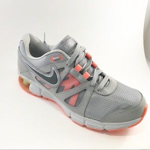 Nike REAX 12/07/11 like new, size 10.5